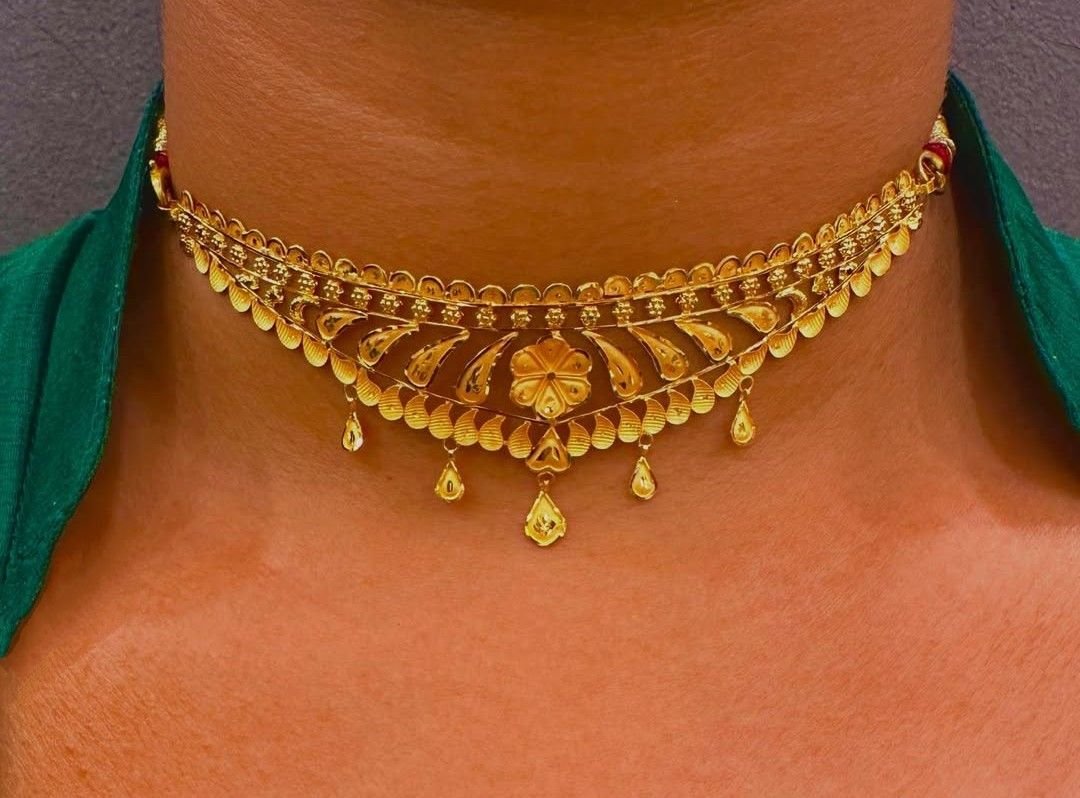 Traditional gold plated choker