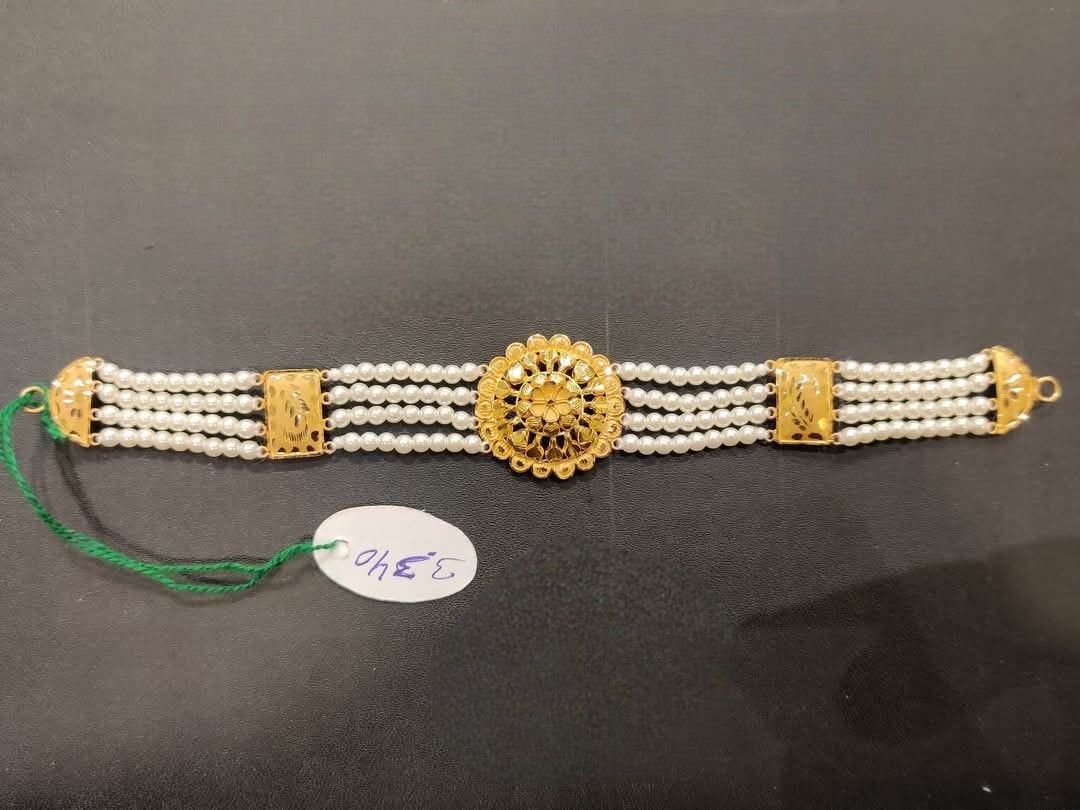 Elegant Pearl & Gold Choker Necklace