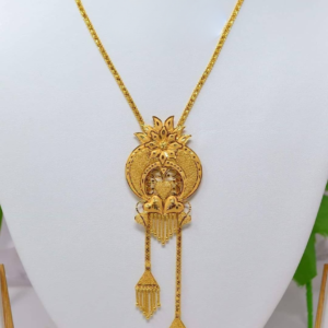 Classic Diamond Pendant With Chain