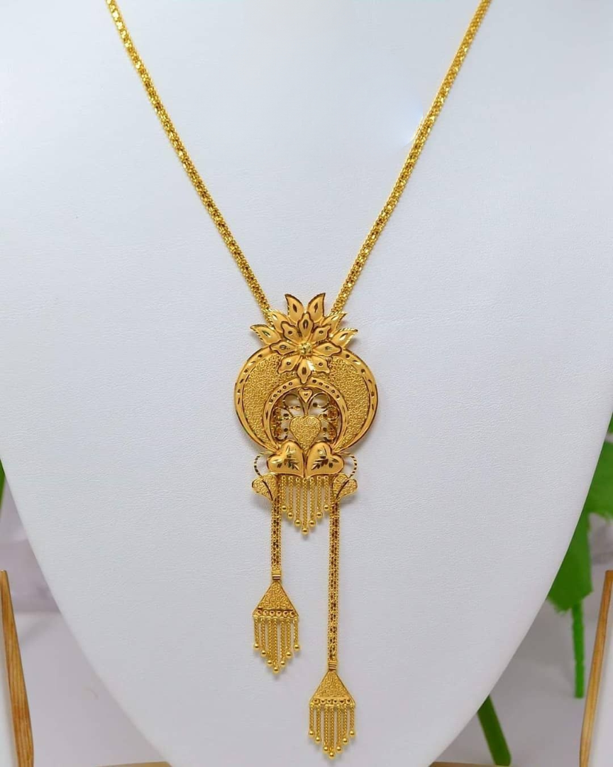 Classic Diamond Pendant With Chain