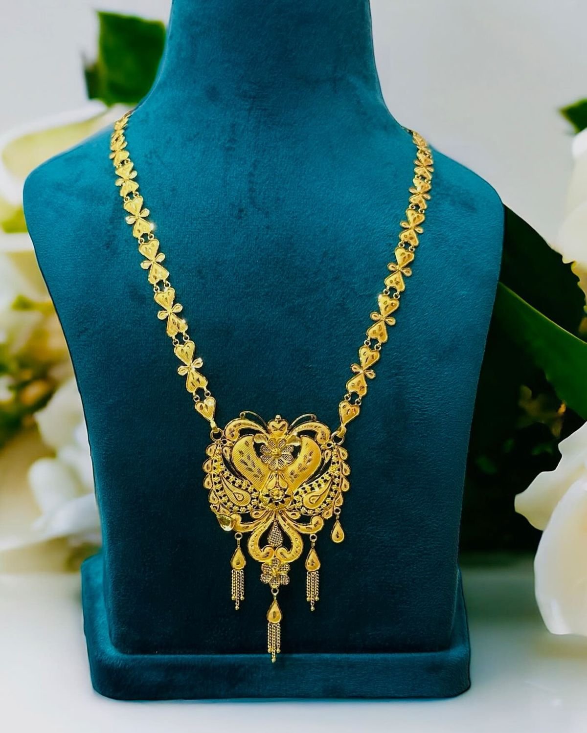 Pure Gold Lohori Design