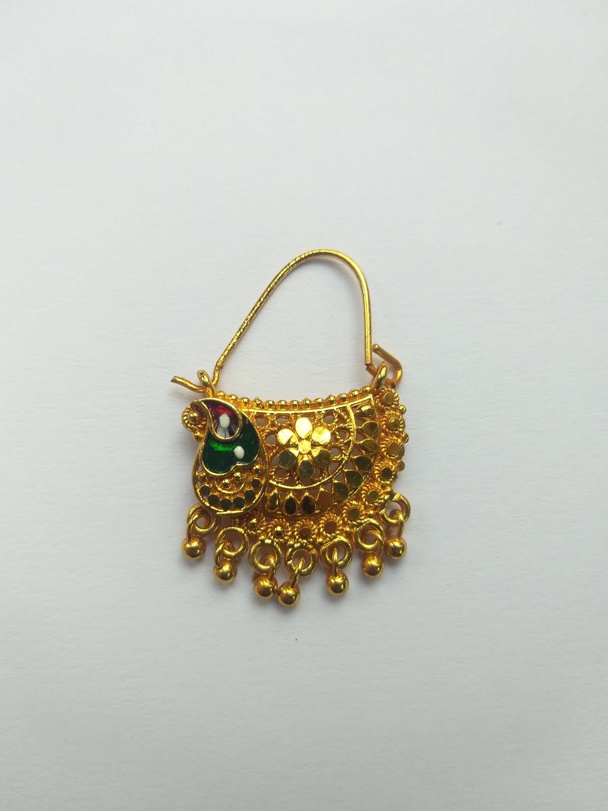 Pairs well with ethnic and western outfits
