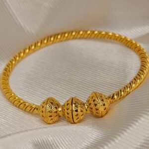 Graceful Gold Noah Bangles