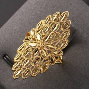 Classic Yellow Gold Band Ring – Timeless Design