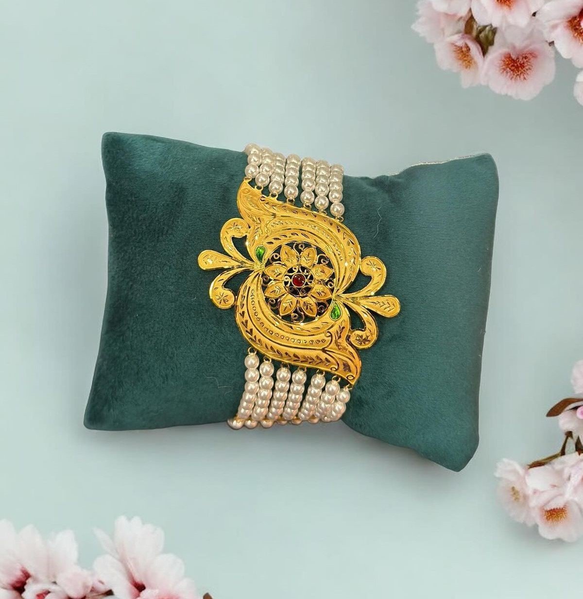 Fine pearls Gold Mantasa