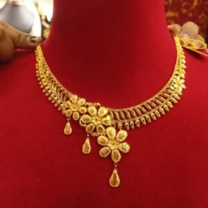 Elegant Traditional Gold Necklace