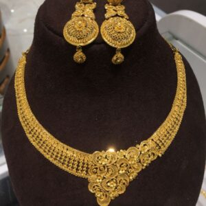 Classic Gold Necklace – Timeless Beauty