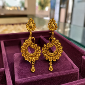 Elegant Gold Earring