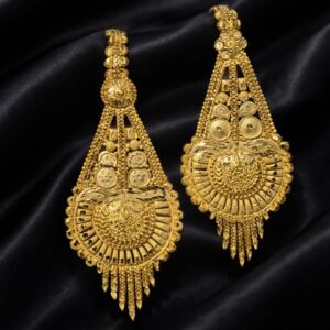 Elegant Gold Earrings – Timeless Shine