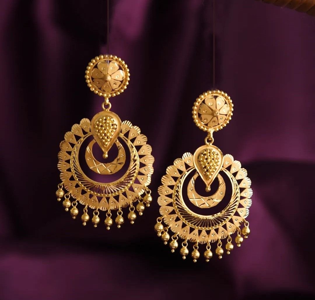 Traditional Gold Earring