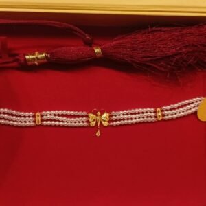 Pearl choker necklace