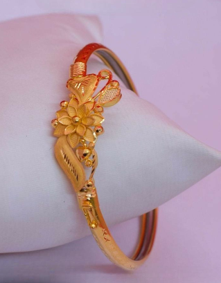Traditional Noah Badhano Gold Bangle