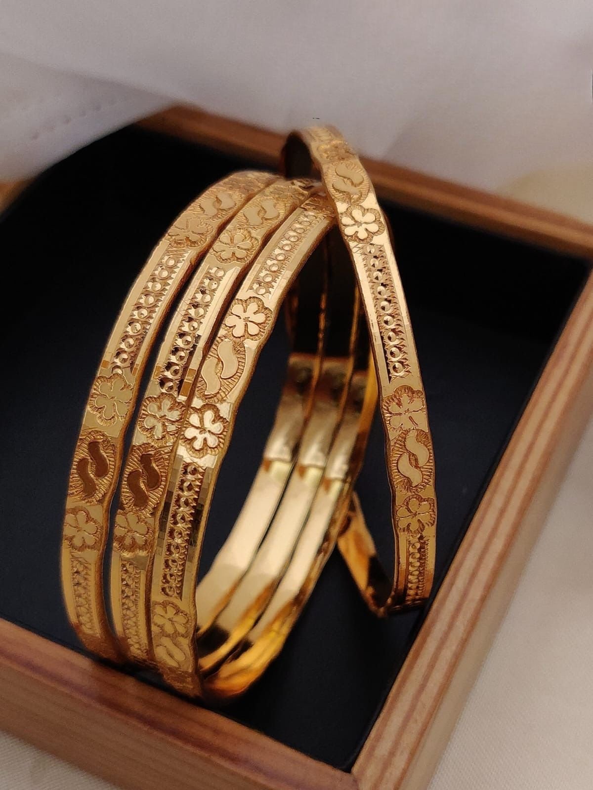 Exclusive Party Wear Gold Bangles