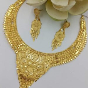 Traditional Gold Necklace – Rich Heritage Design