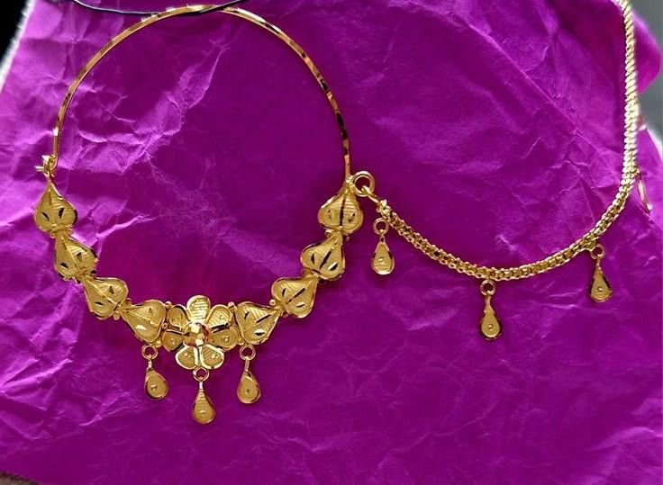 Classic Gold Nose Pin